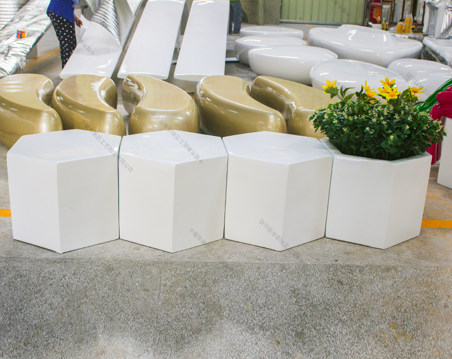 白色六邊形組合花盆坐凳